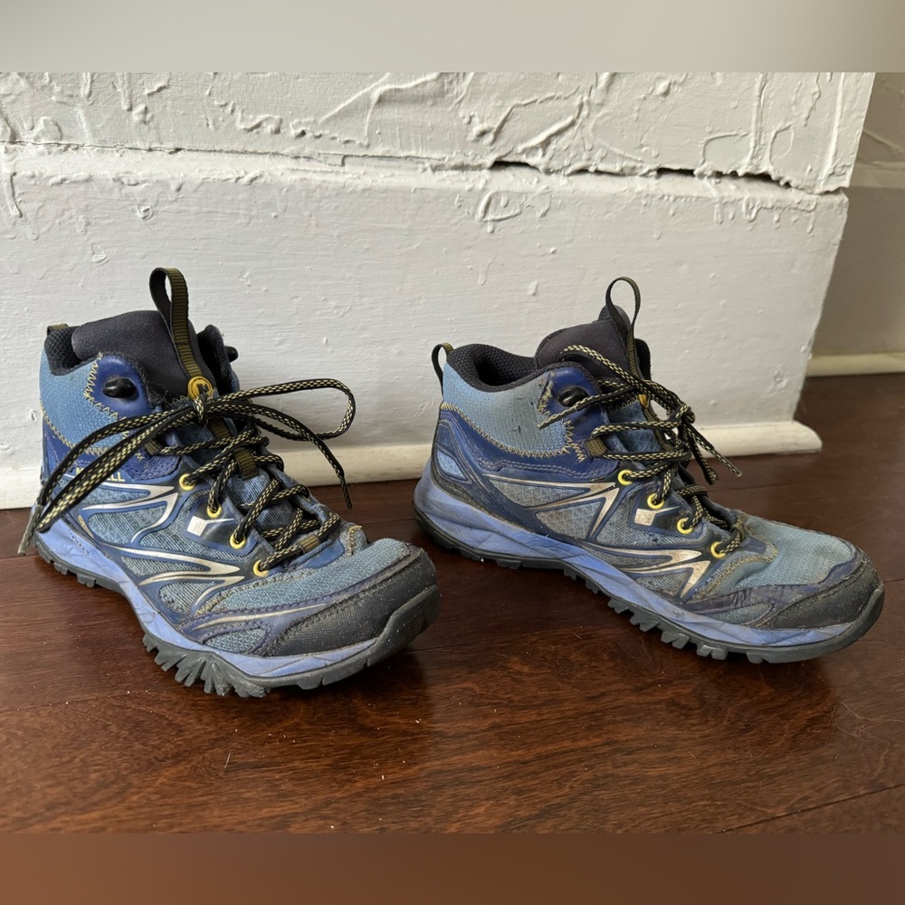Merrell Women’s Capra Bolt Purple Mid Hiking Shoes, 7.5